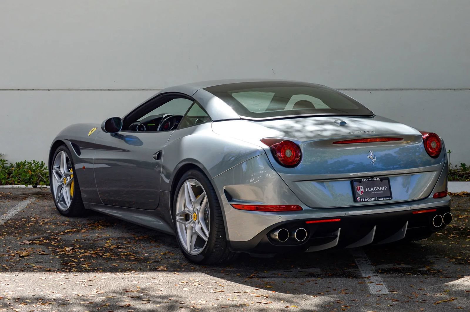 Used 2015 Ferrari California T RWD image 15