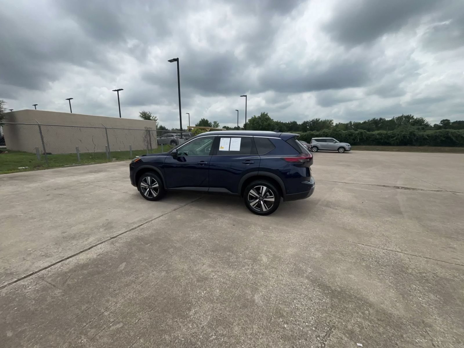 Used 2026 Nissan Rogue SL FWD image 9