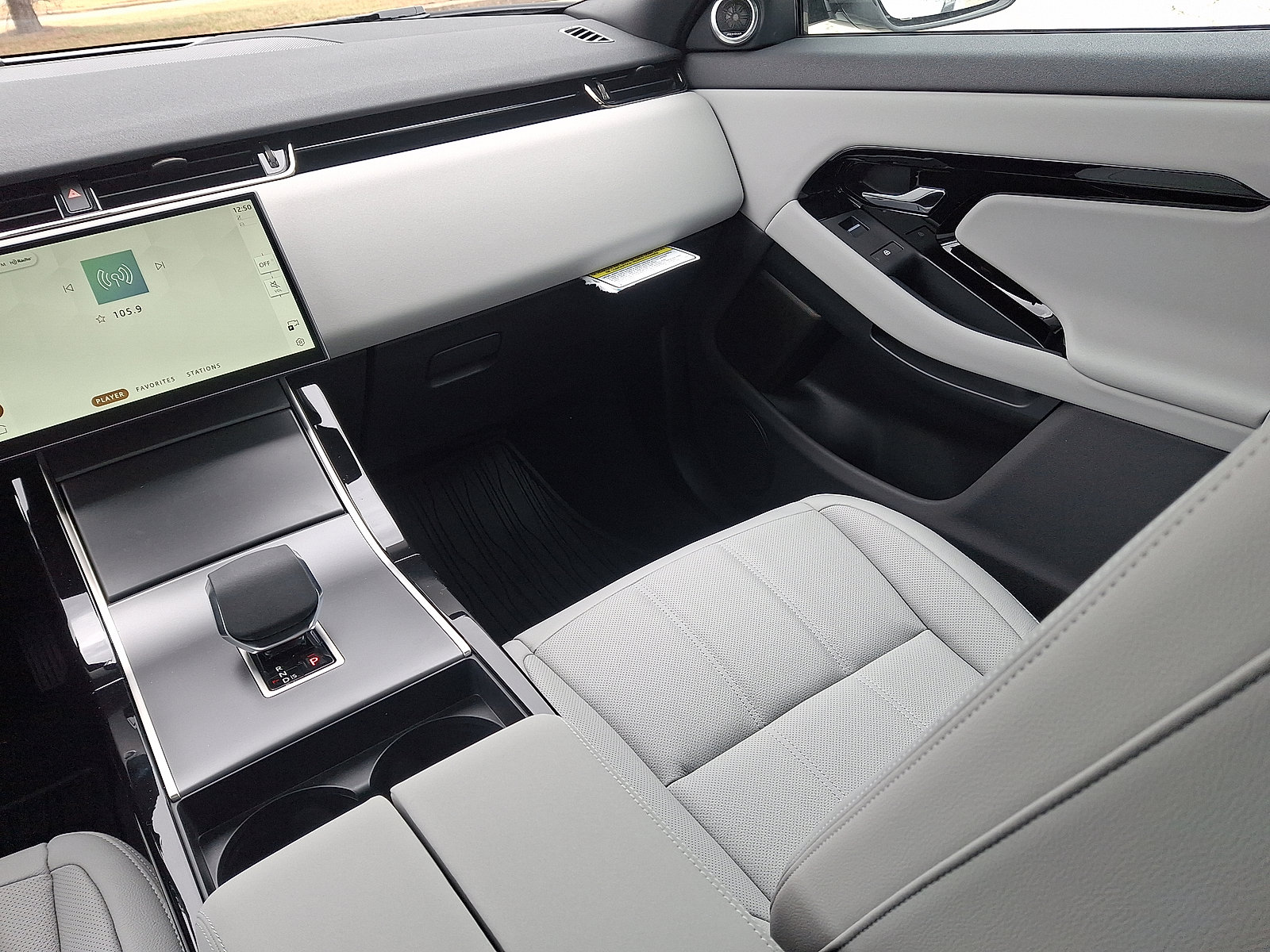 Certified 2026 Land Rover Range Rover Evoque S image 14