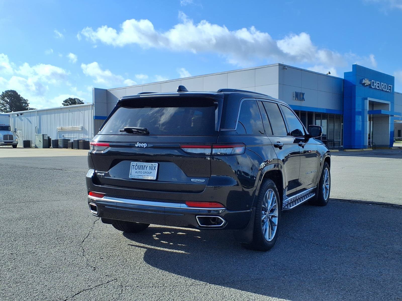 Used 2024 Jeep Grand Cherokee Summit w/ MOPAR Finishing Package AWD/4WD image 2