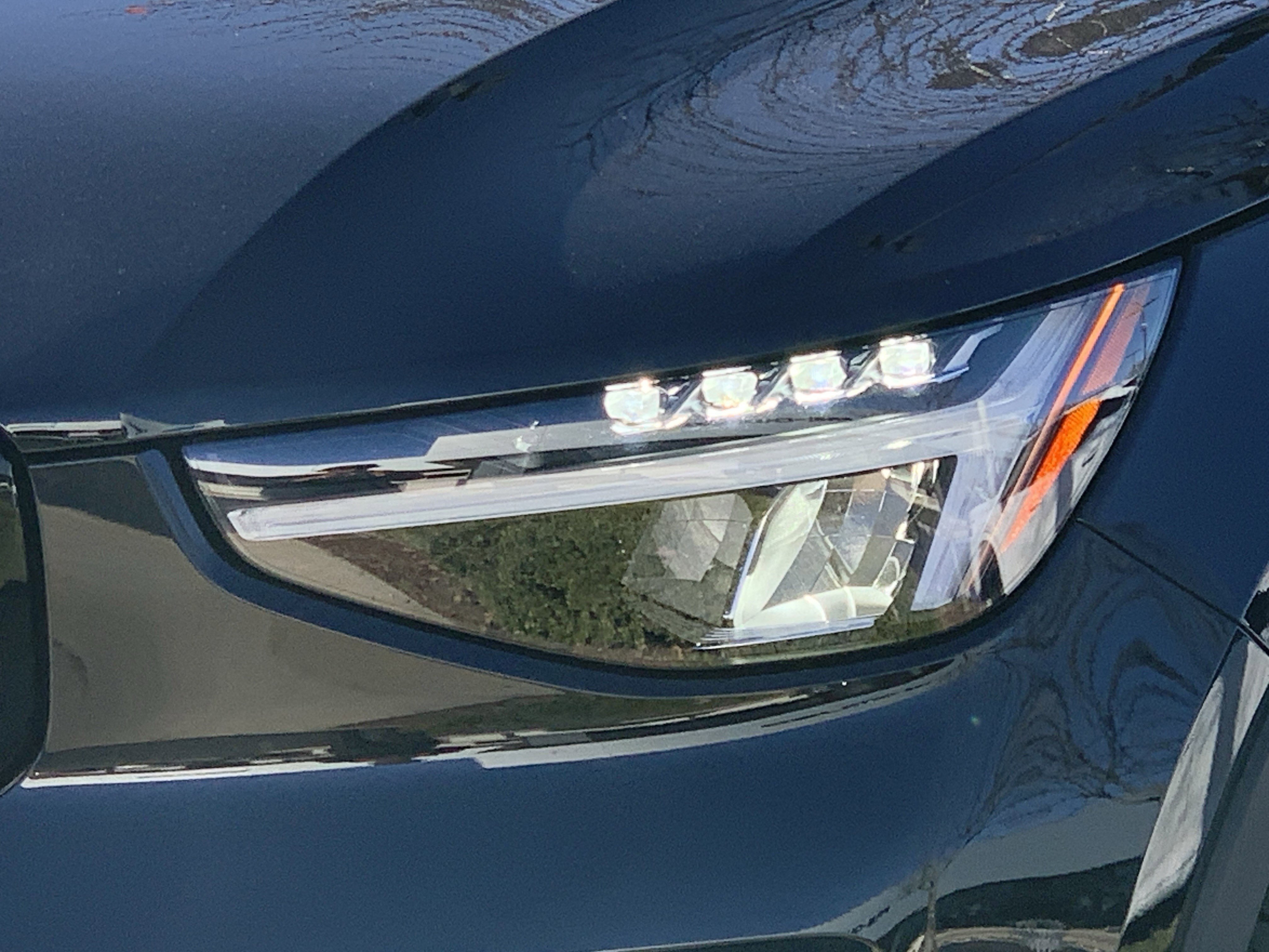 Used 2025 Volvo XC40 B5 Plus image 6