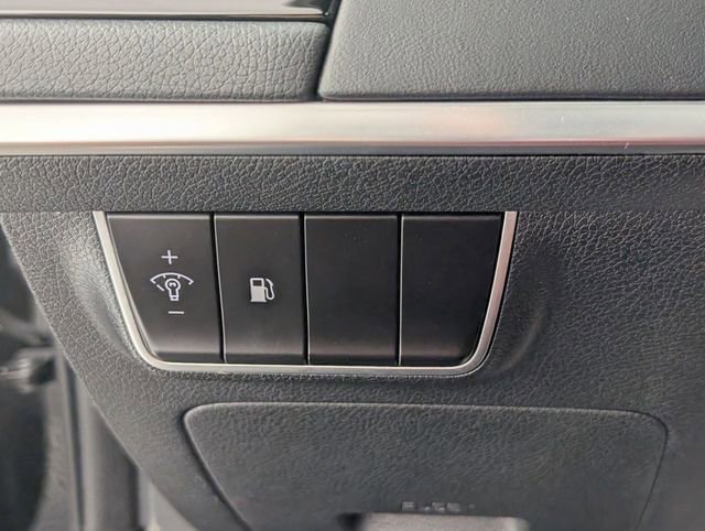 Used 2018 Kia Stinger GT1 image 16