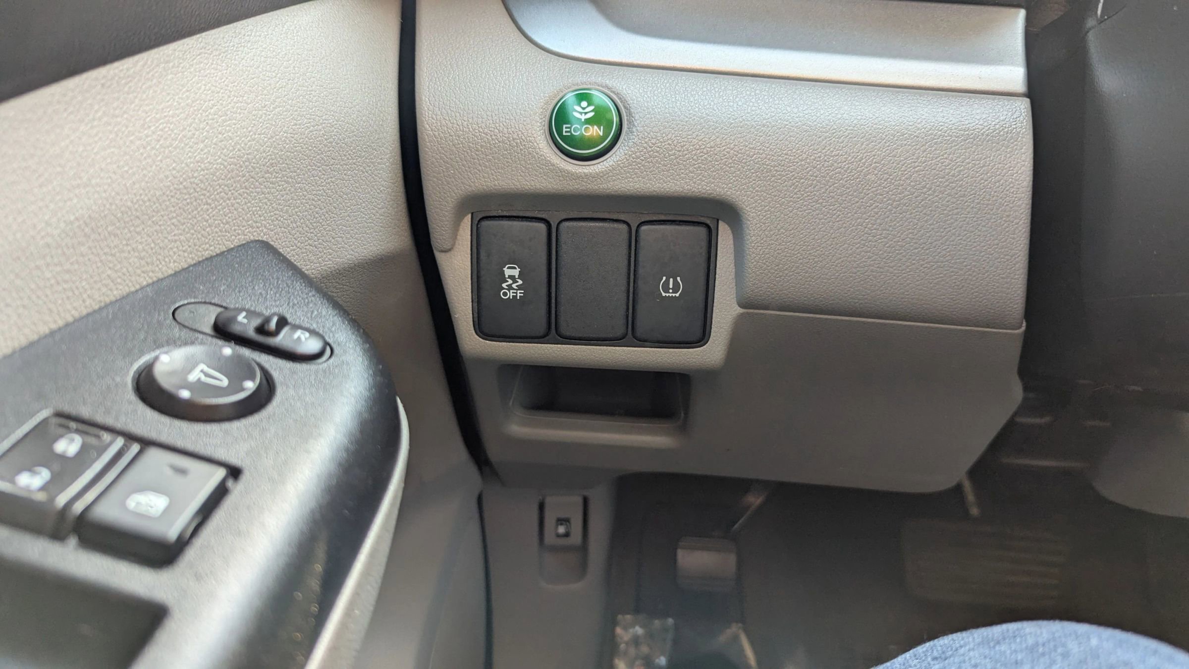 Used 2014 Honda CR-V LX image 11
