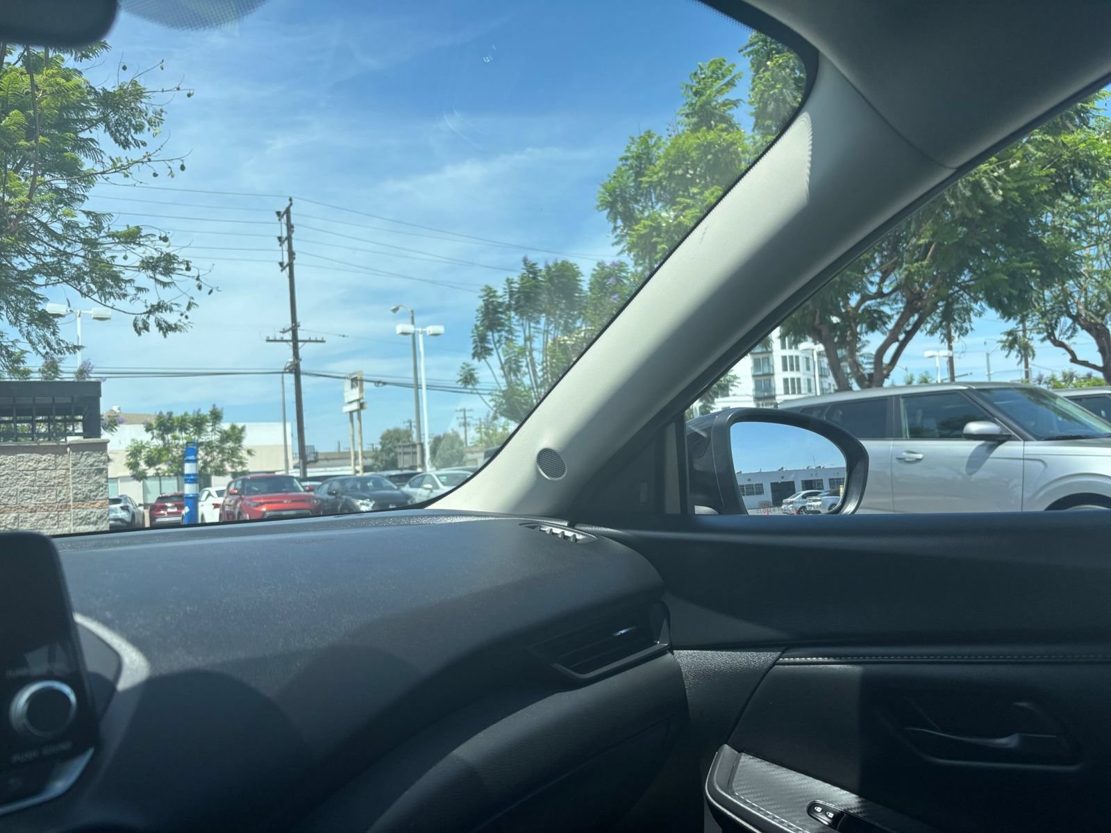 Used 2025 Nissan Sentra S FWD image 35