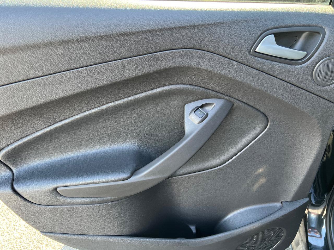 Used 2014 Ford Escape SE w/ Equipment Group 201A FWD image 25