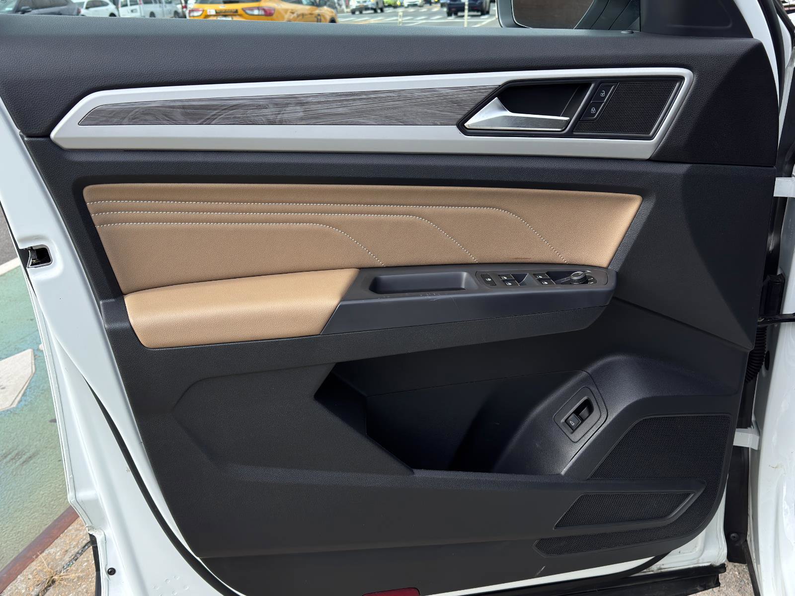 Used 2021 Volkswagen Atlas Cross Sport SE image 13