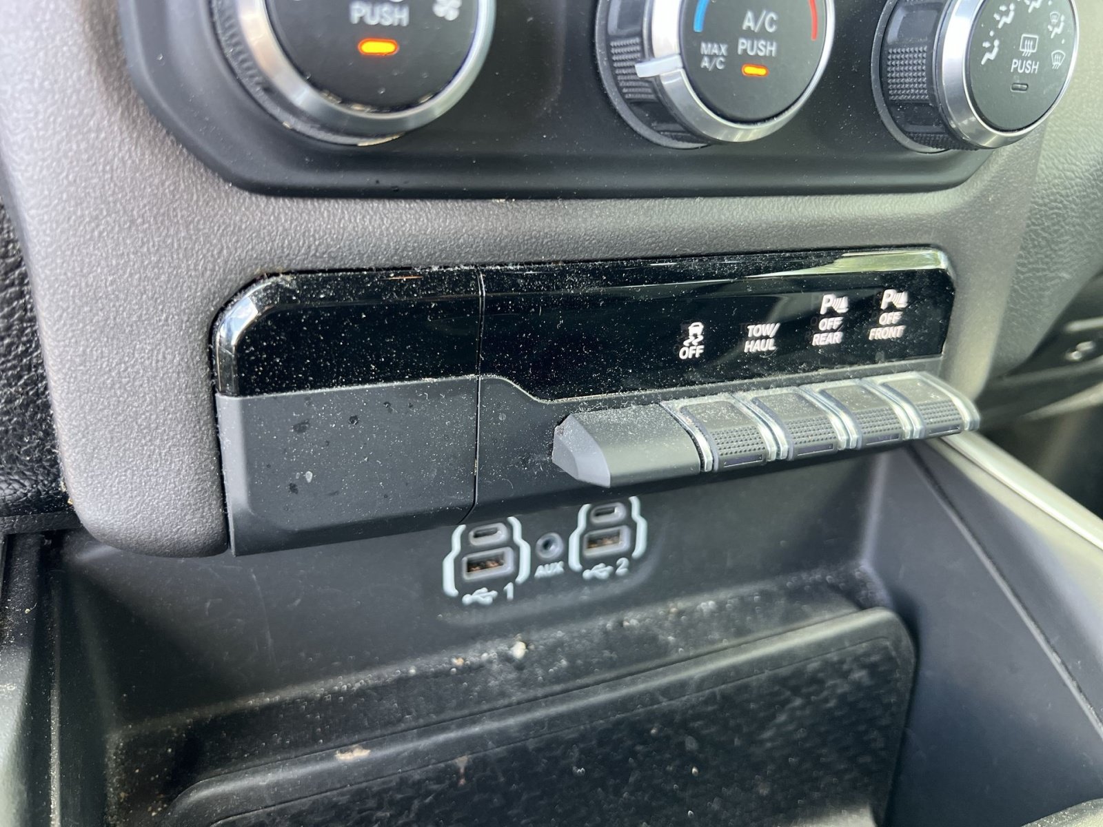 Used 2021 RAM 1500 4x4 Crew Cab image 28