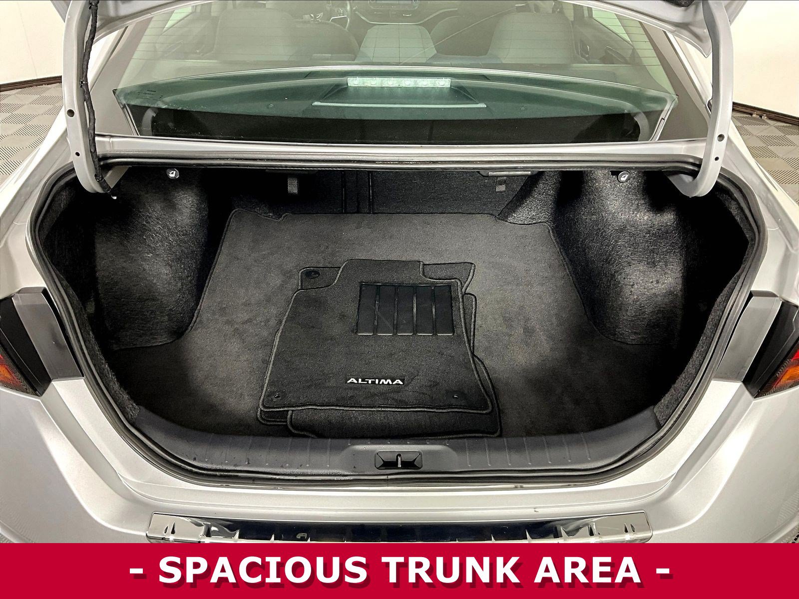 Certified 2023 Nissan Altima 2.5 SV FWD image 35