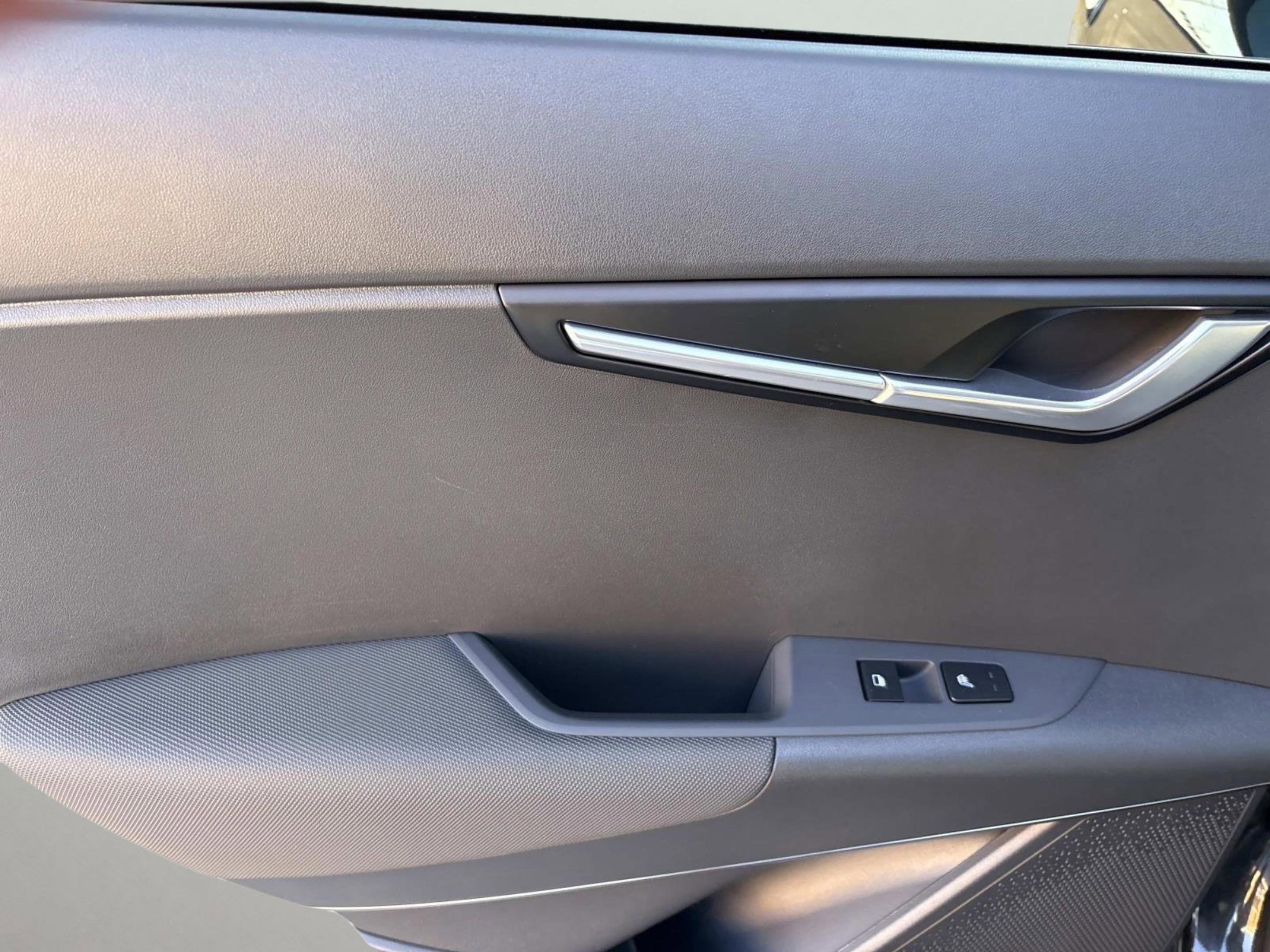 Used 2024 Kia Niro EX w/ EX Cold Weather Package image 21