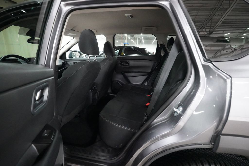 Used 2024 Nissan Rogue S image 15