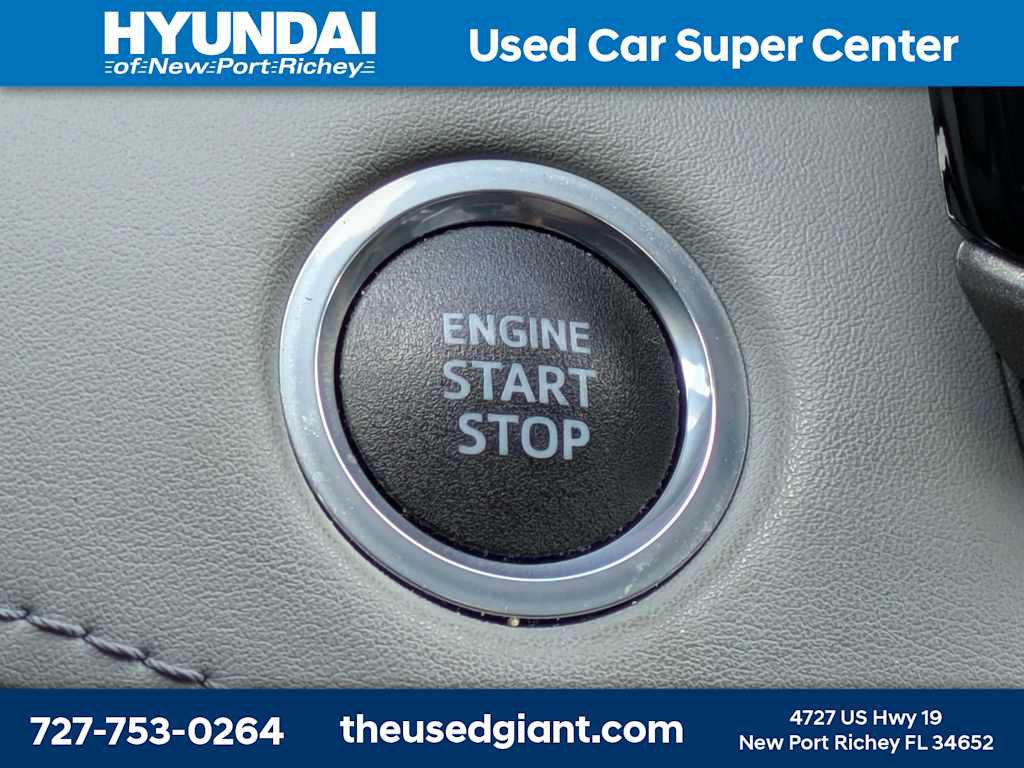 Used 2021 Toyota Highlander XLE AWD/4WD image 43