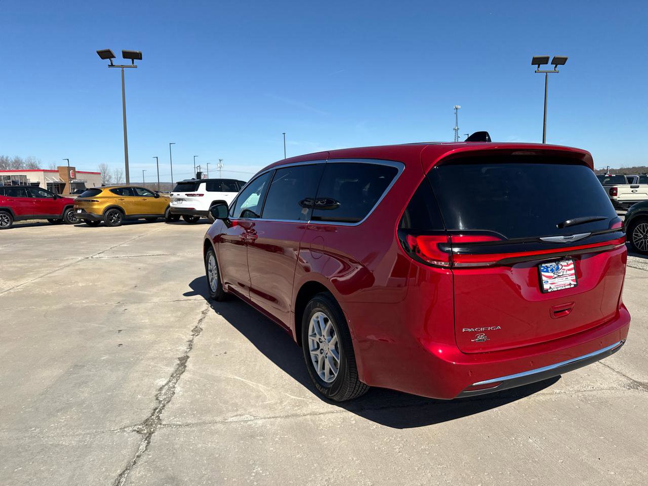 New 2026 Chrysler Pacifica Select image 11