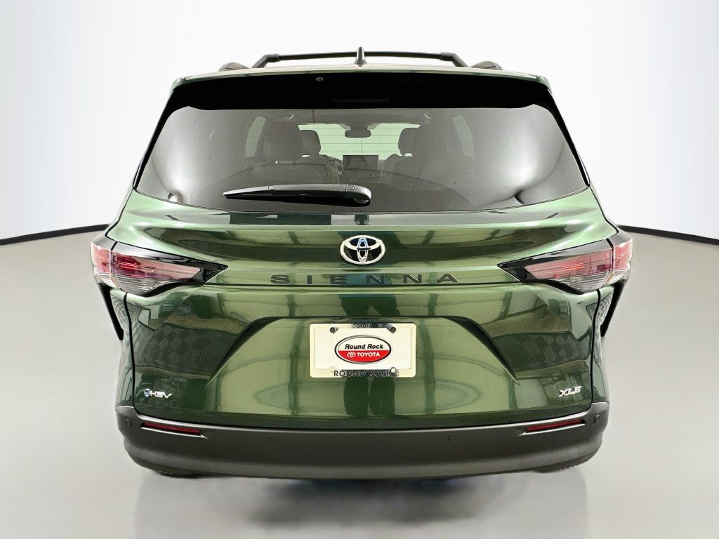 Certified 2026 Toyota Sienna XLE FWD image 6