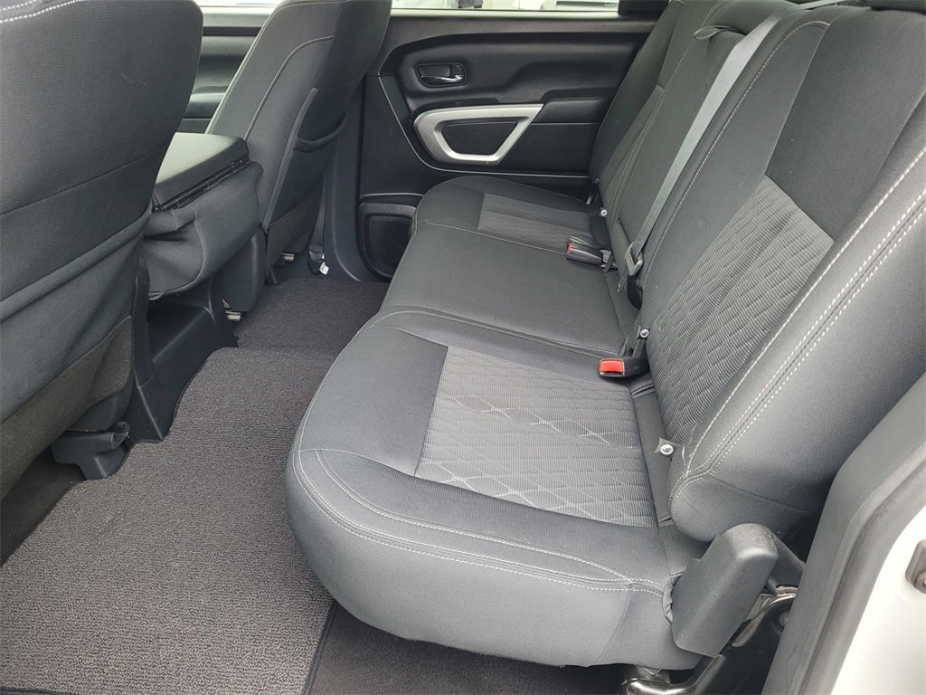 Used 2019 Nissan Titan SV image 8
