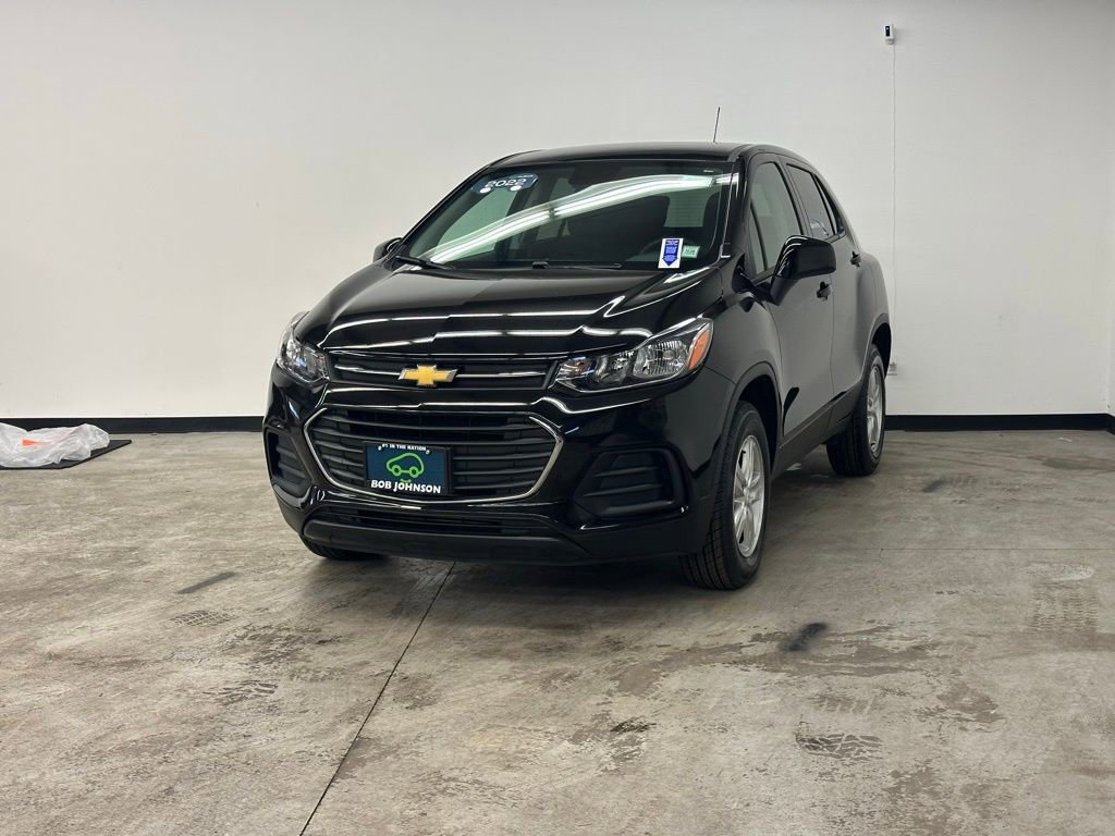 Certified 2022 Chevrolet Trax LS w/ Tint and Cruise Package image 5