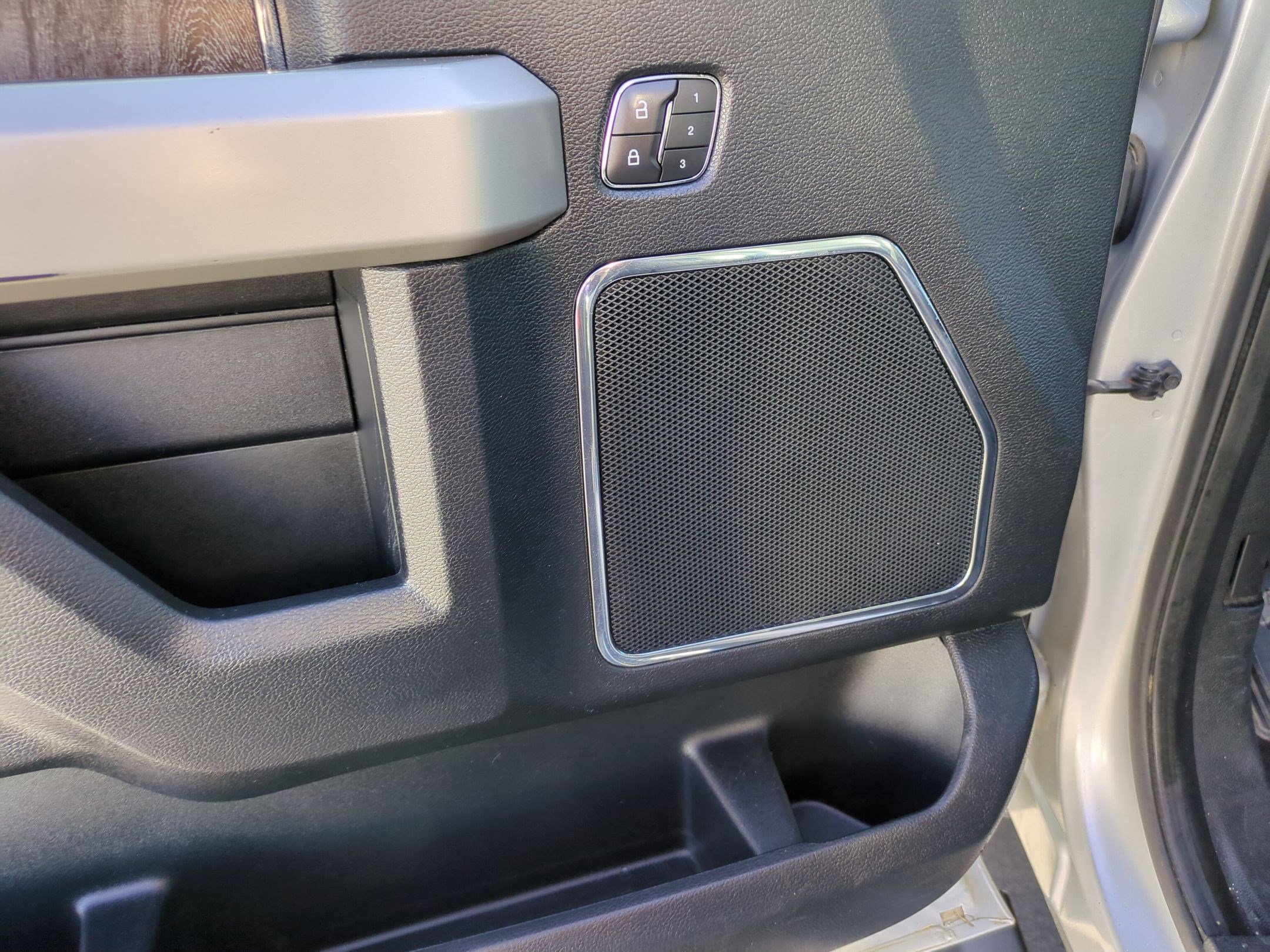 Used 2019 Ford F250 Lariat w/ Lariat Value Package image 14