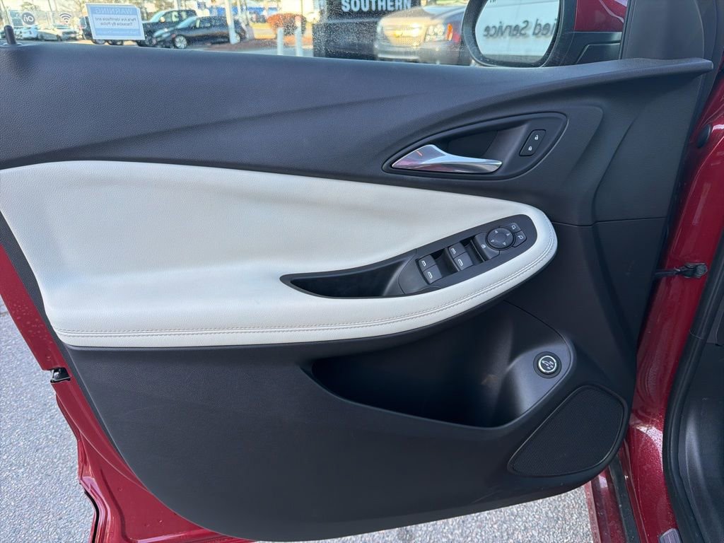 Used 2021 Buick Encore GX Select w/ Sport Touring Package image 12