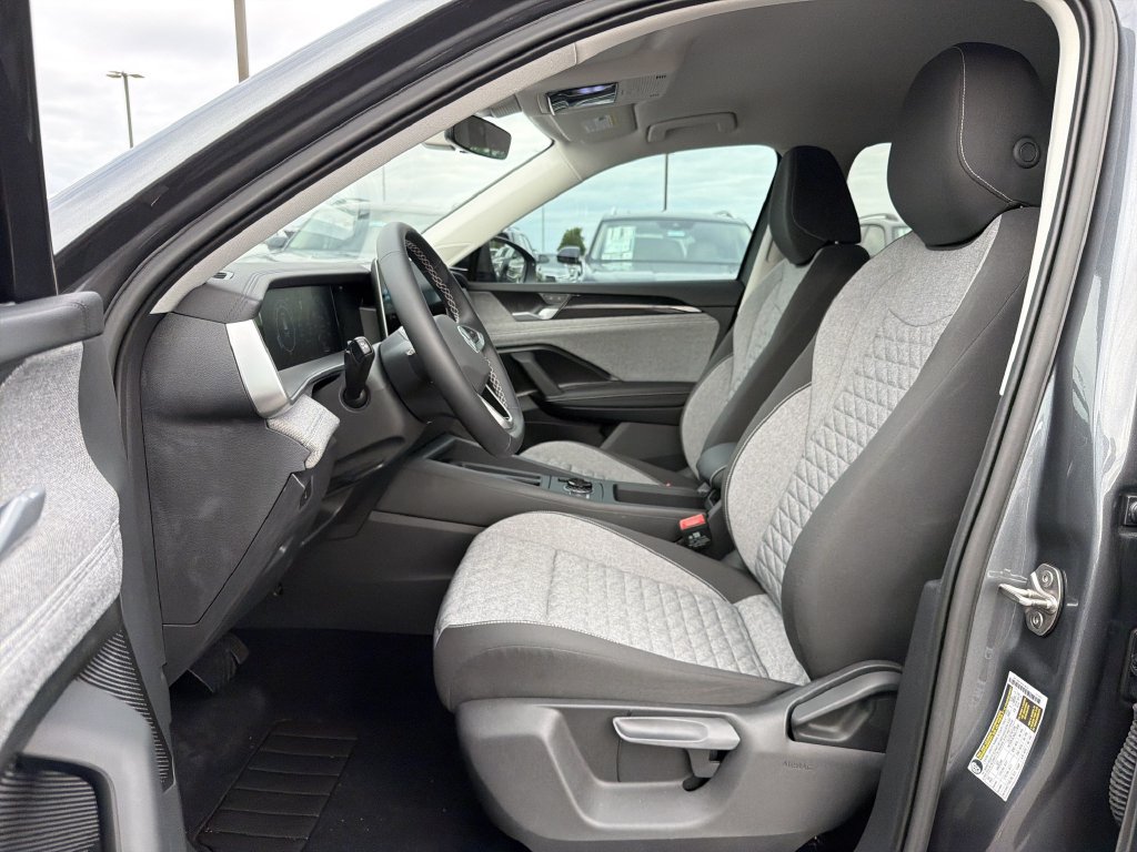 New 2025 Volkswagen Tiguan S FWD image 11