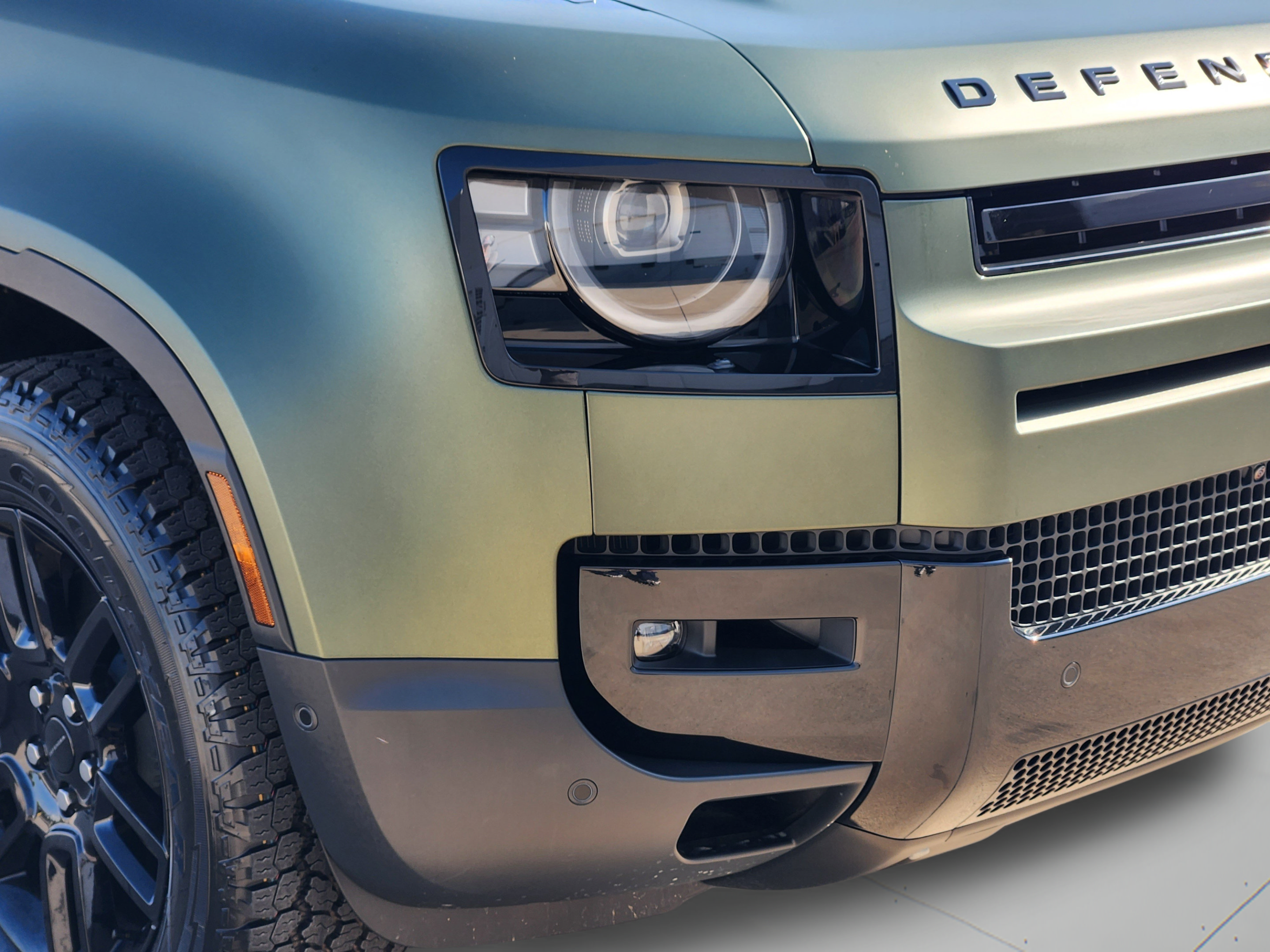 New 2026 Land Rover Defender 110 S AWD/4WD image 29