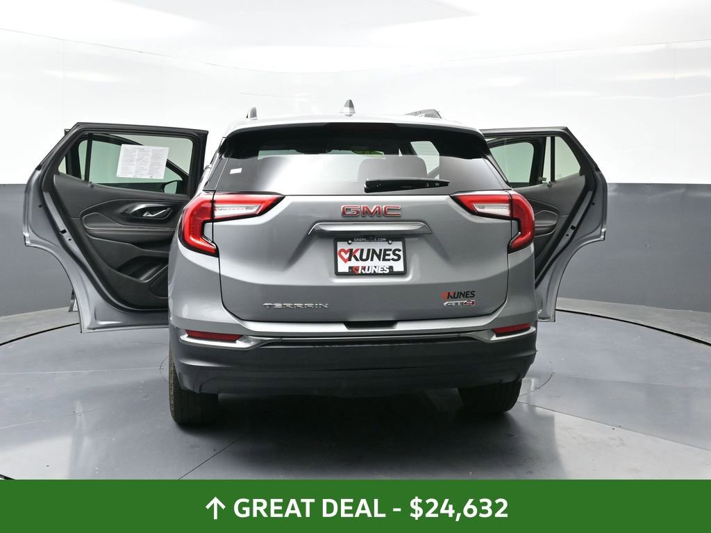 Used 2023 GMC Terrain AT4 image 61