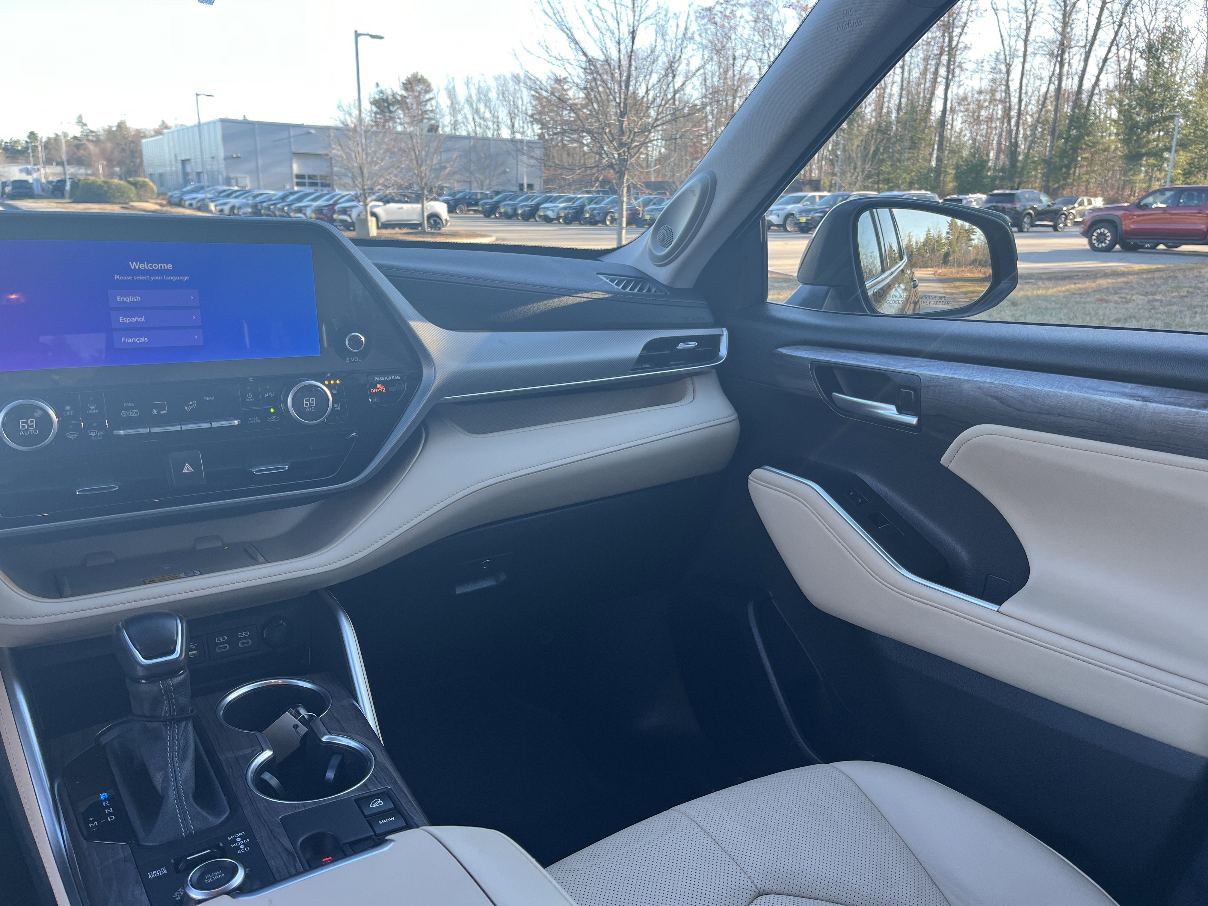 Used 2024 Toyota Highlander Platinum image 20