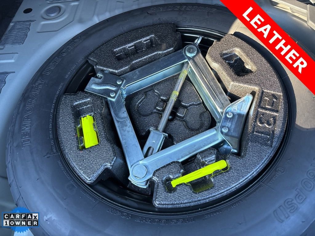 Used 2023 Toyota Crown Limited image 30