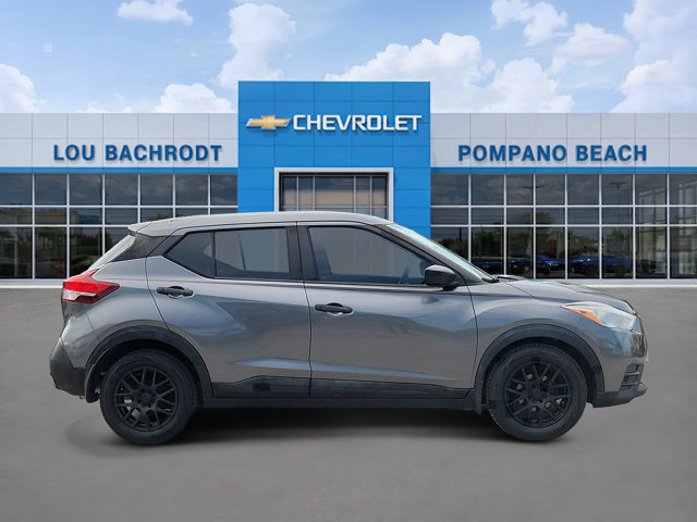 Used 2020 Nissan Kicks S FWD image 2