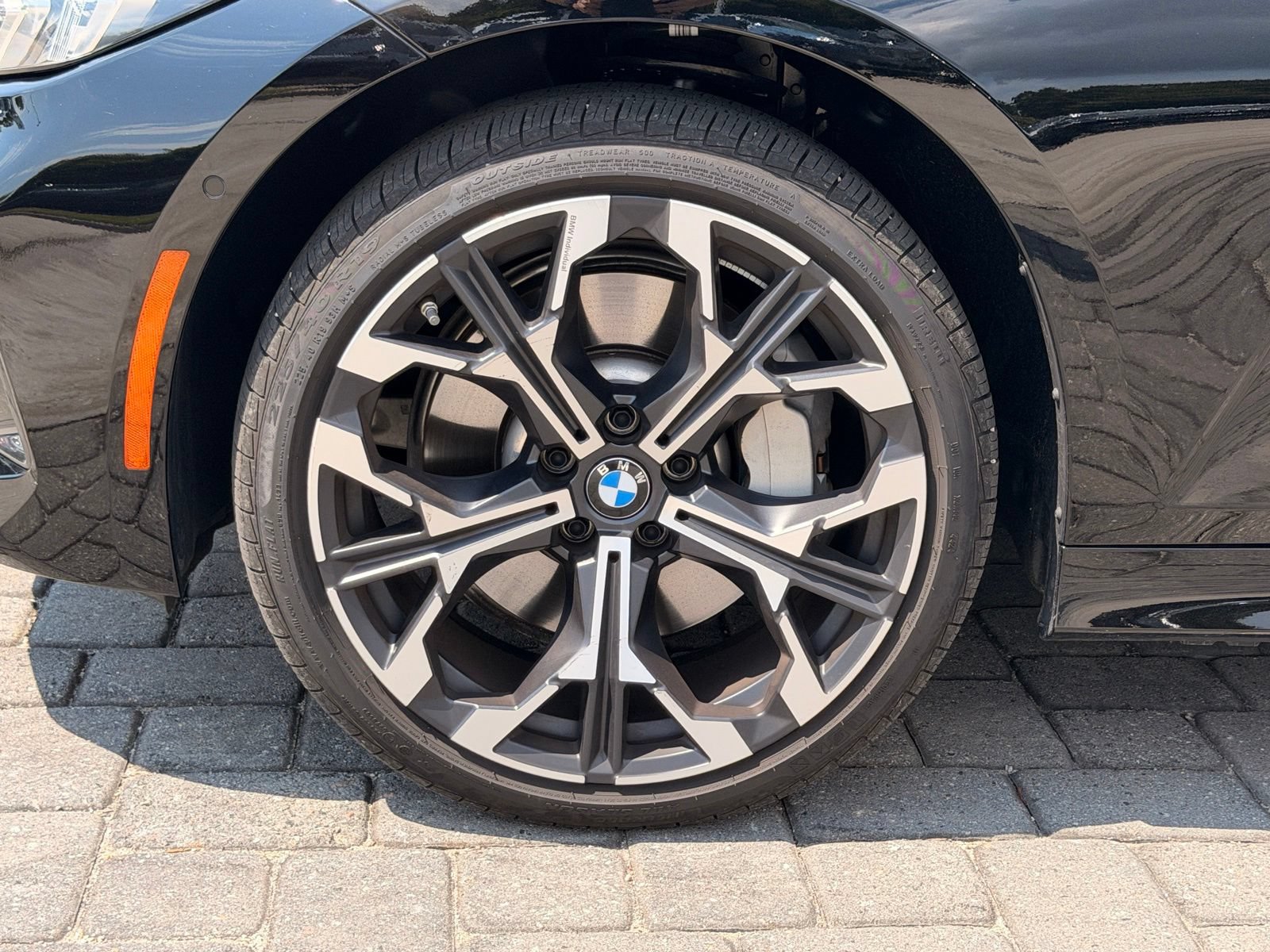 Used 2025 BMW 330i Sedan w/ Convenience Package RWD image 13