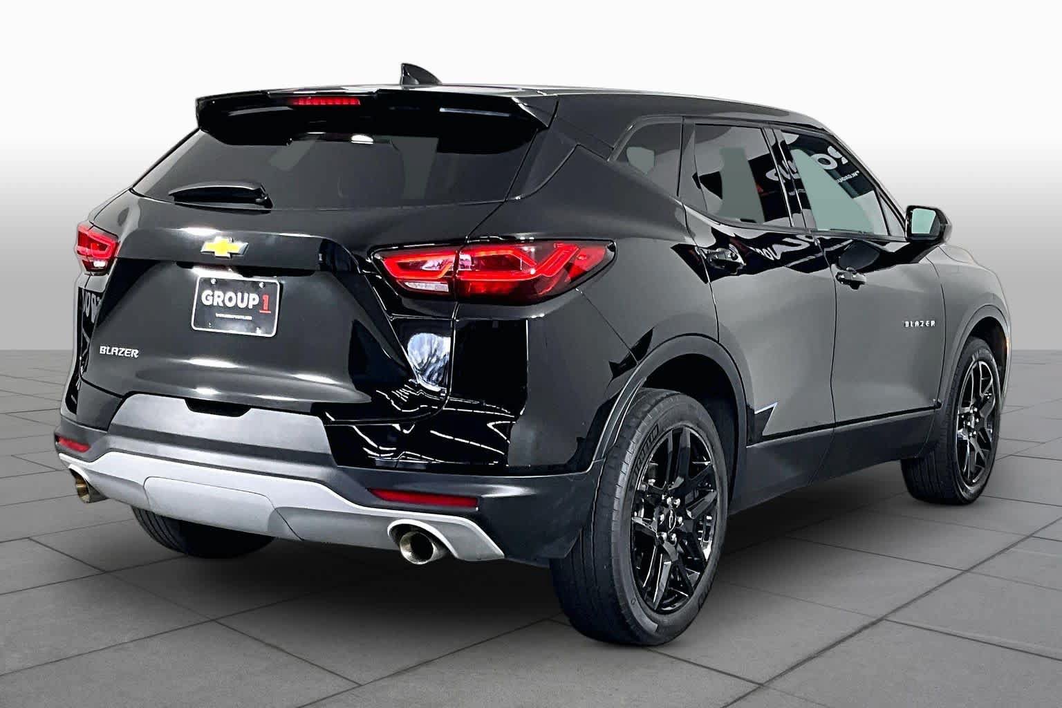 Used 2023 Chevrolet Blazer LT FWD image 12