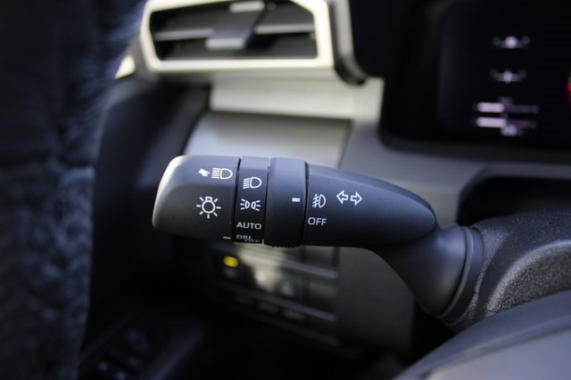 Used 2025 Toyota Tacoma Limited image 18