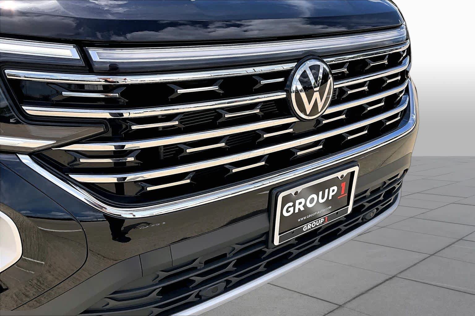 Used 2025 Volkswagen Atlas SEL AWD/4WD image 29