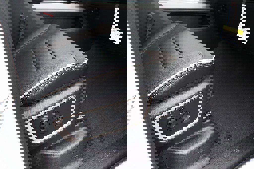 New 2025 RAM 1500 Laramie w/ Night Edition image 28