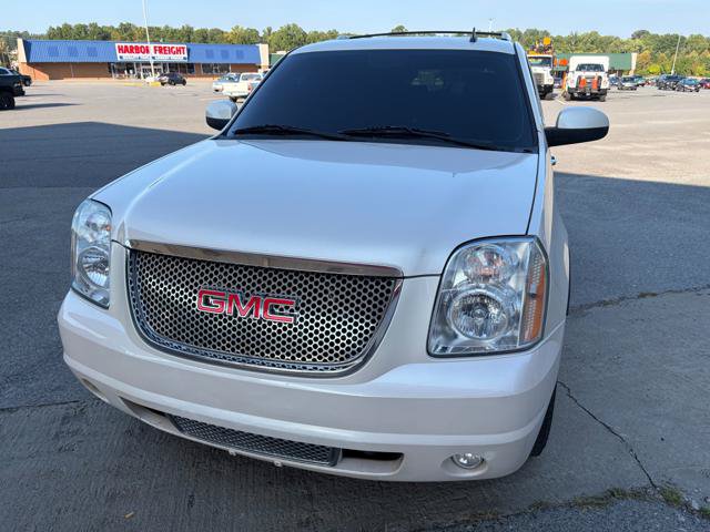 Used 2013 GMC Yukon Denali AWD/4WD image 7