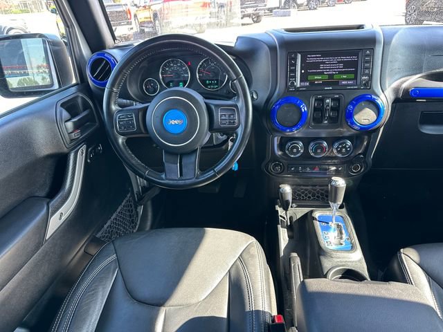 Used 2018 Jeep Wrangler Unlimited Sahara w/ Connectivity Group AWD/4WD image 18