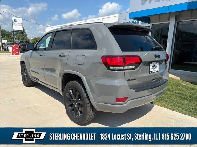 Used 2022 Jeep Grand Cherokee Laredo X AWD/4WD image 3