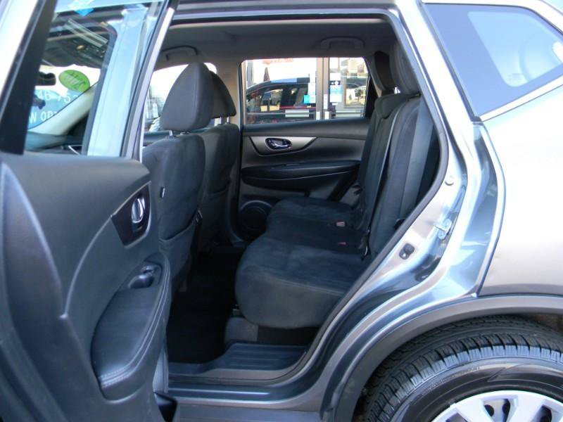 Used 2016 Nissan Rogue S AWD/4WD image 12