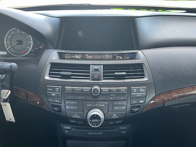 Used 2011 Honda Accord EX-L image 22