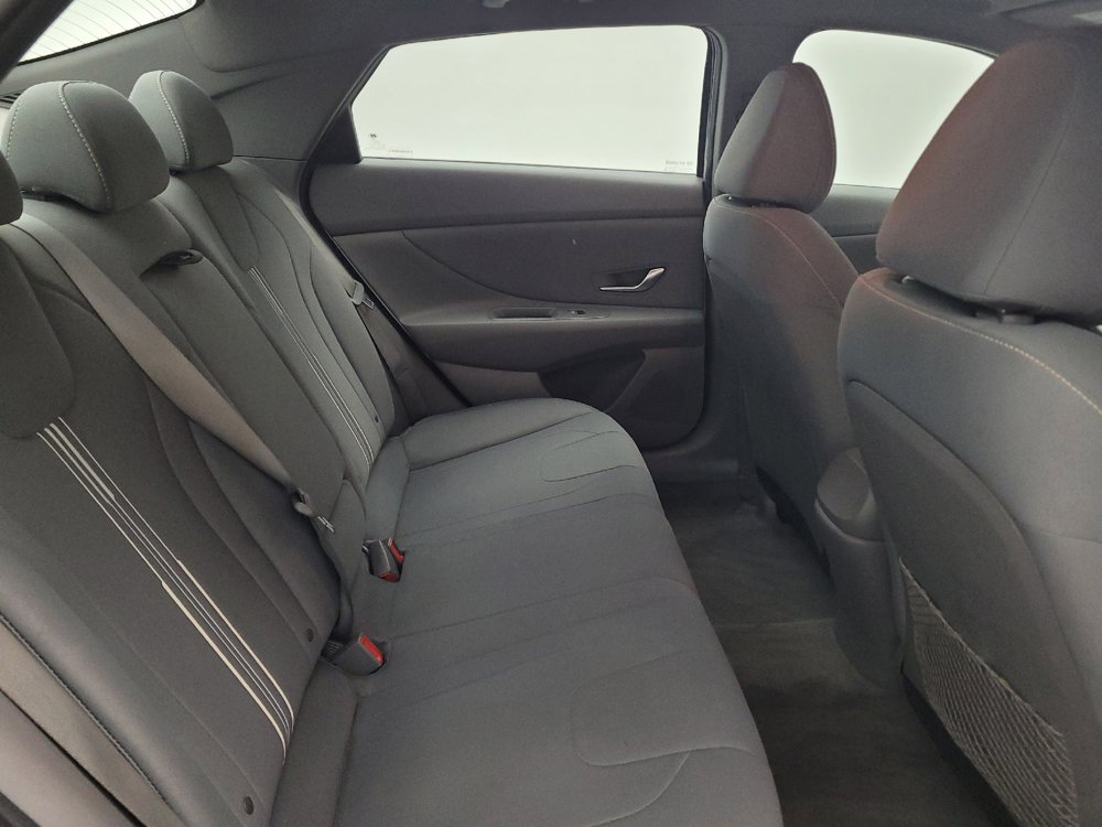 Used 2022 Hyundai Elantra SEL w/ Convenience + Premium Package FWD image 19