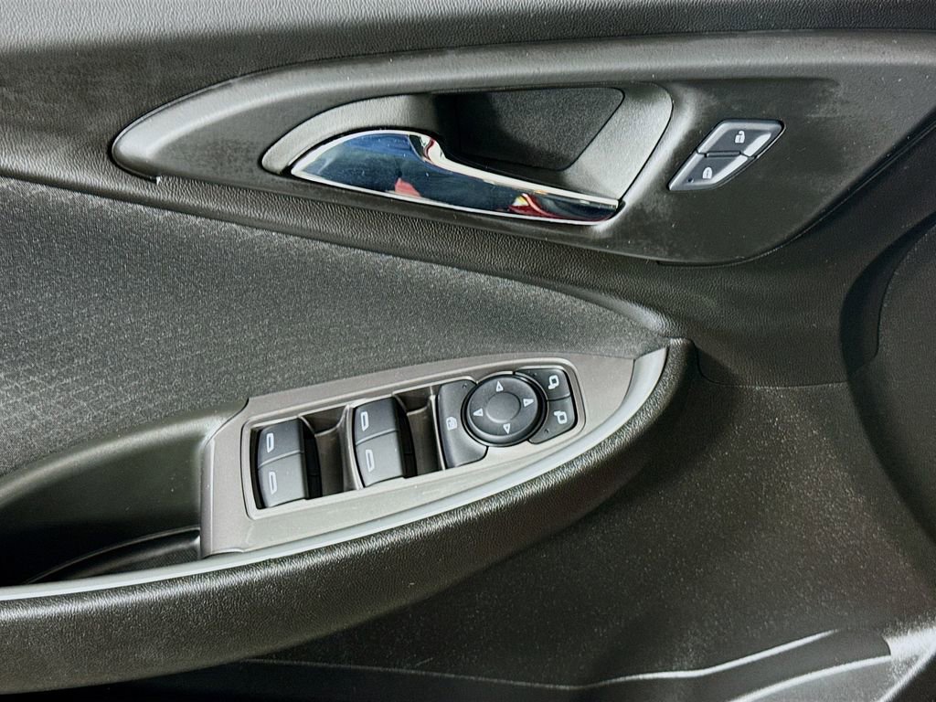 Used 2025 Chevrolet Malibu RS image 21