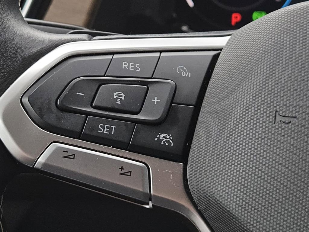 Used 2024 Volkswagen Atlas SE image 18