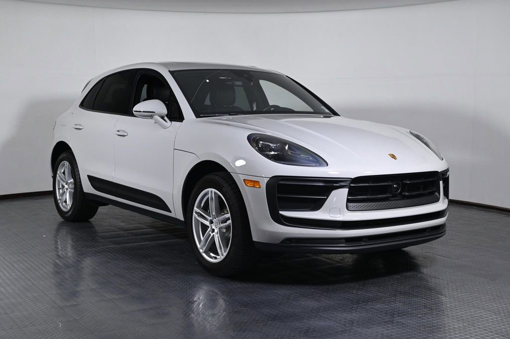 Certified 2023 Porsche Macan image 9