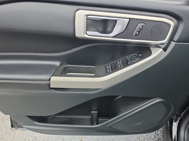 Certified 2024 Ford Explorer XLT RWD image 19