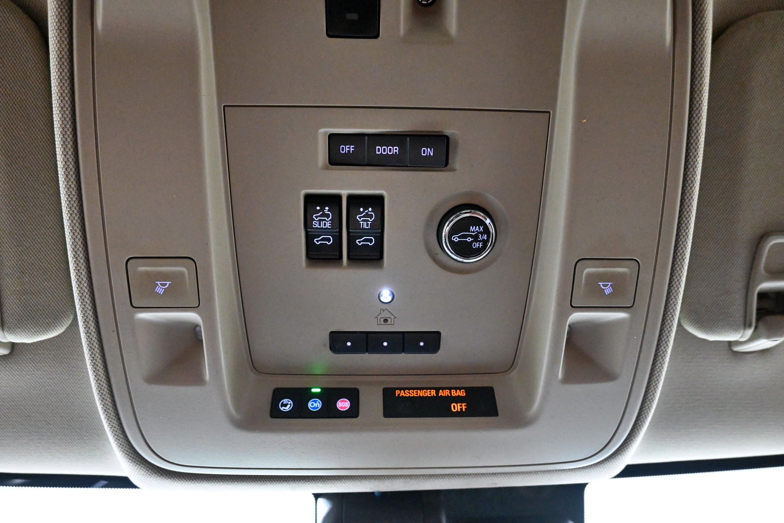 Used 2019 Cadillac Escalade Premium Luxury AWD/4WD image 19