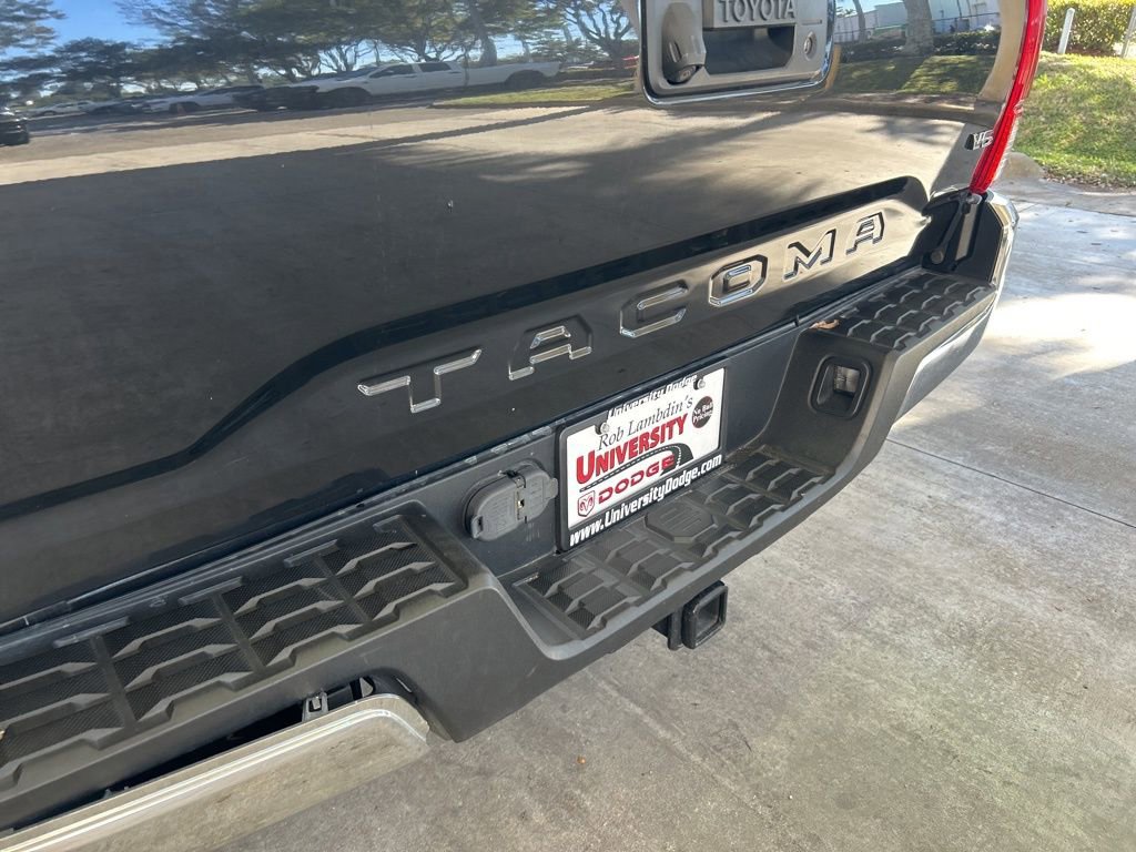 Used 2017 Toyota Tacoma SR5 w/ Tow Package image 17