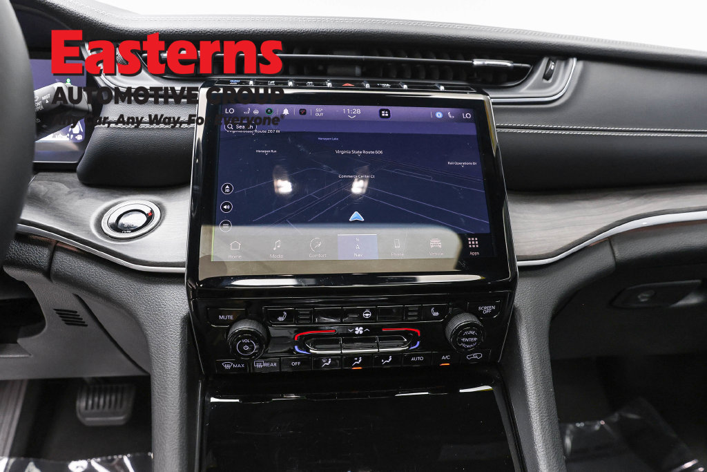 Used 2024 Jeep Grand Cherokee Limited 4xe AWD/4WD image 13