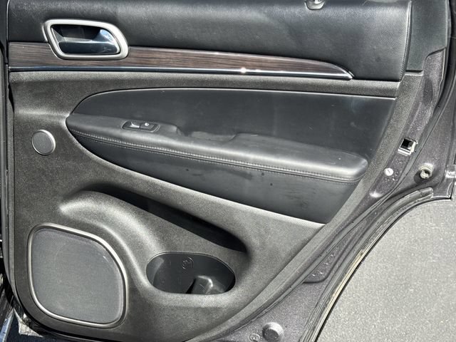 Used 2018 Jeep Grand Cherokee Overland AWD/4WD image 24