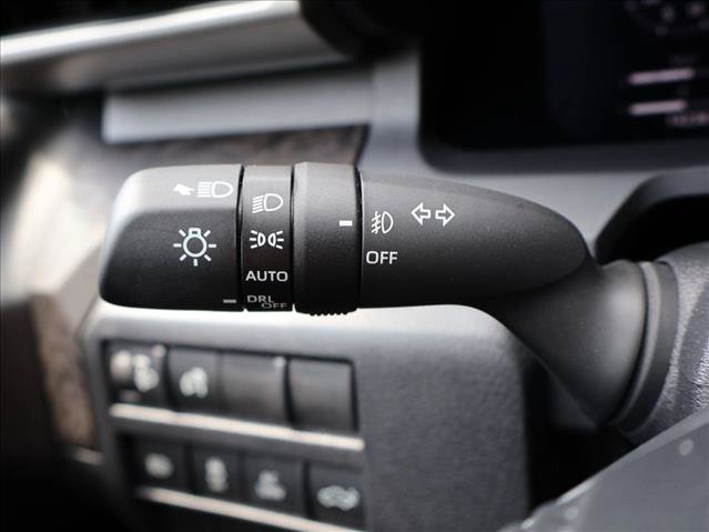 Used 2024 Toyota Tacoma Limited w/ Limited Package (LT) AWD/4WD image 14