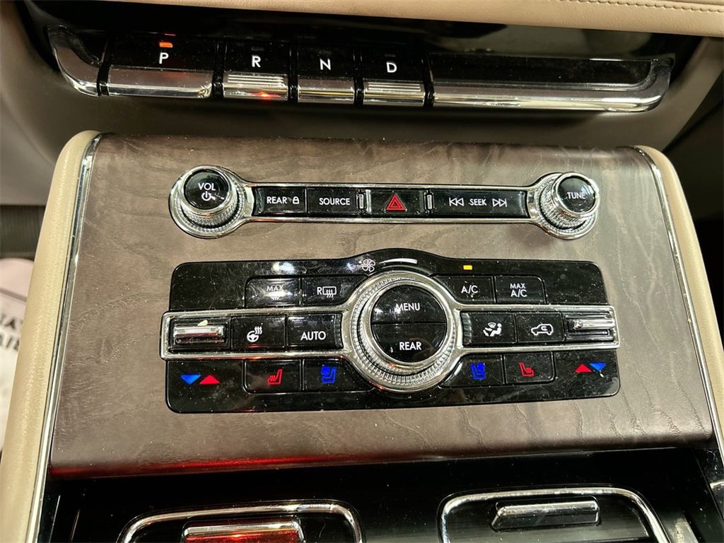 Used 2022 Lincoln Aviator Reserve w/ Equipment Group 201A image 17