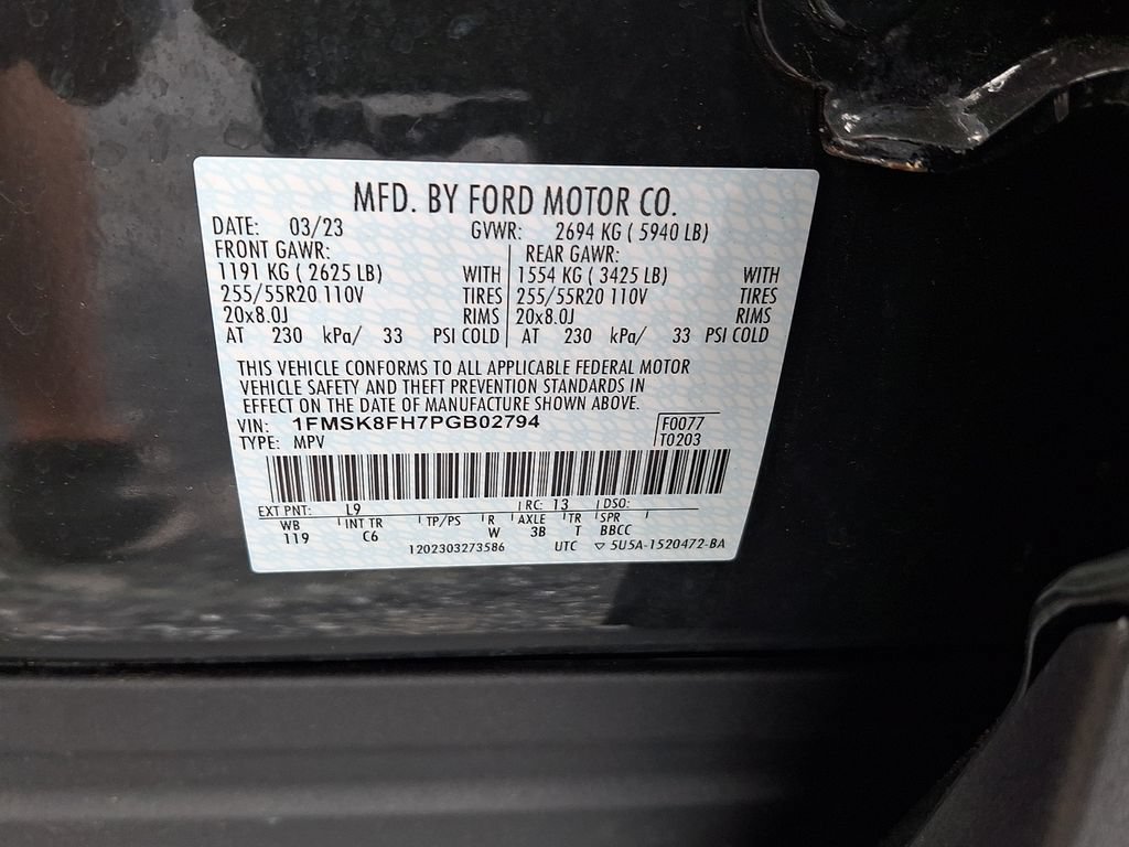 Used 2023 Ford Explorer Limited w/ Equipment Group 301A AWD/4WD image 29