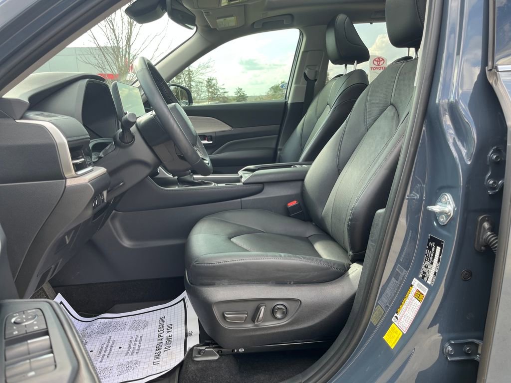 Certified 2024 Toyota Grand Highlander Limited image 10
